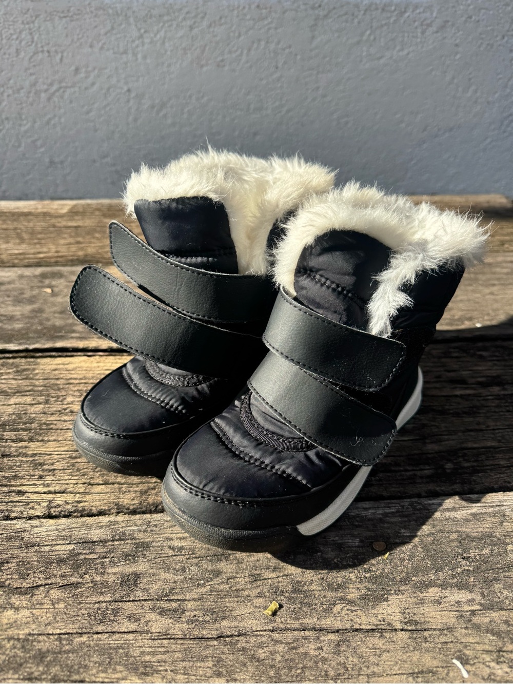 Sorel Whitney Black Kids Faux-Fur Snow Boots with Velcro Closure 11